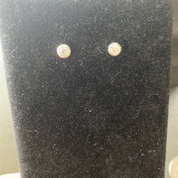 925 ROUND CZ STUDS - Picture 2 of 3